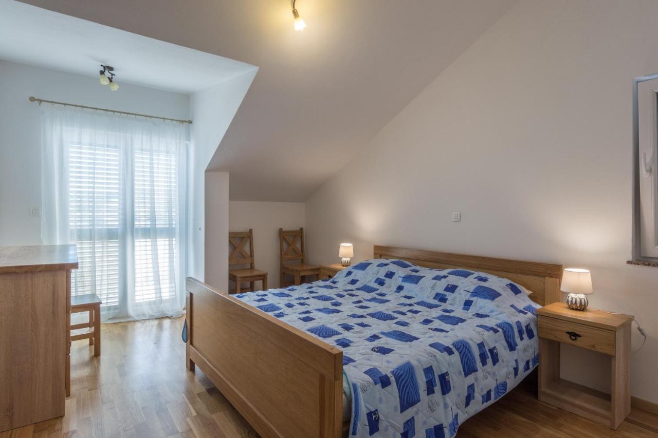 Apartments By The Sea Simuni, Pag - 18386 Kolan Exterior foto